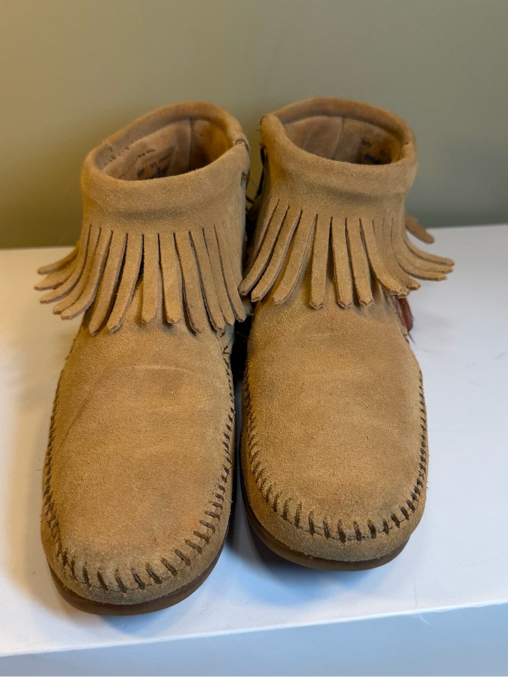 Minnetonka 527T Suede Fringe Ankle Boots Womens Beige Size 8.5 Boho - Picture 3 of 8